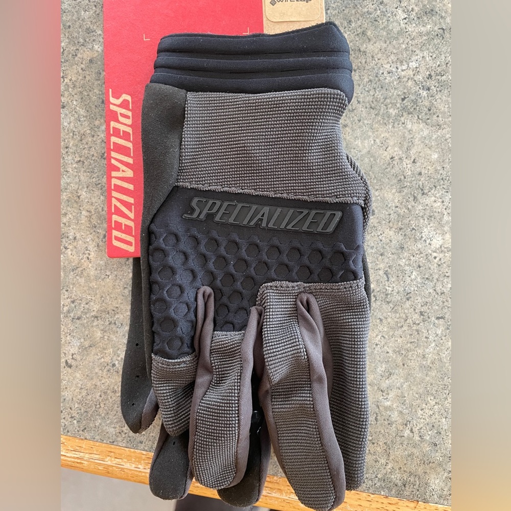Women’s Specialized biking gloves